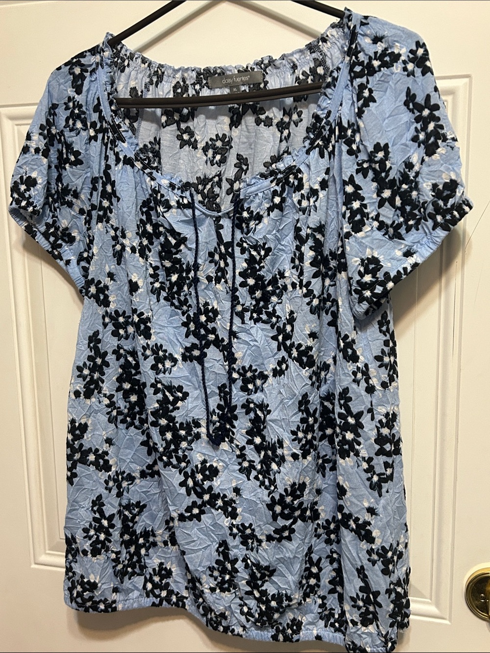 Daisy Fuentes Light Blue Black Floral Peasant Tunic